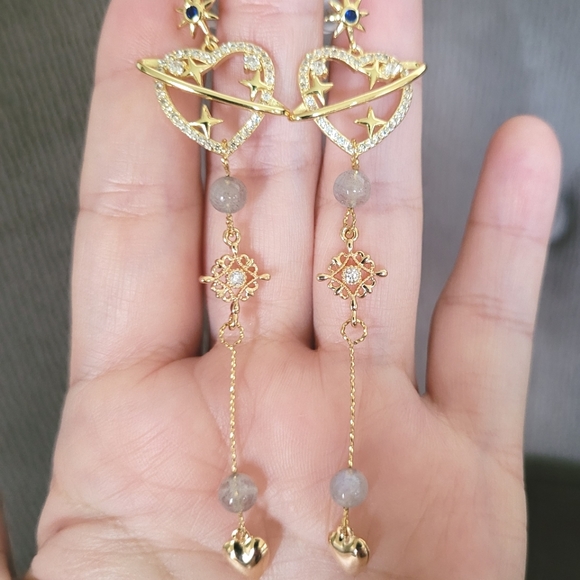 La Meno Saturn🪐 Heart❤ Cascading Earrings - Picture 11 of 16